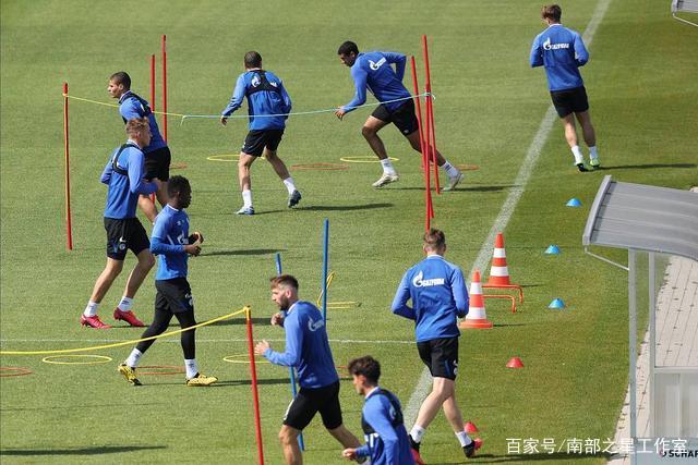 哈雷尔：疫情时大家失去默契&亲朋去世 况且热火三巨头首年也输了